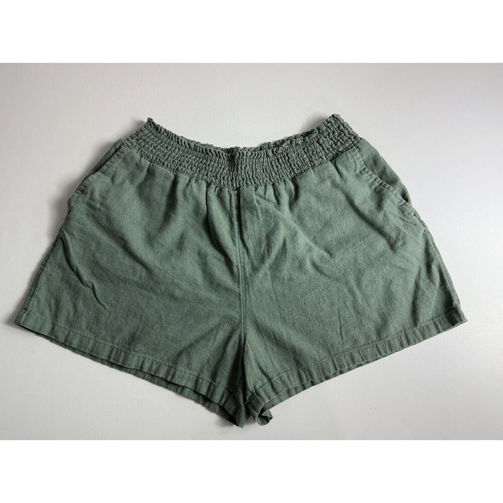 Universal Thread Women's Smocked Waist Pull On Shorts Green Linen Rayon Size M